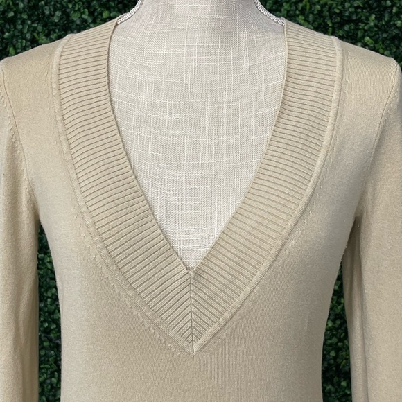 Express Sweater - Picture 3 of 7